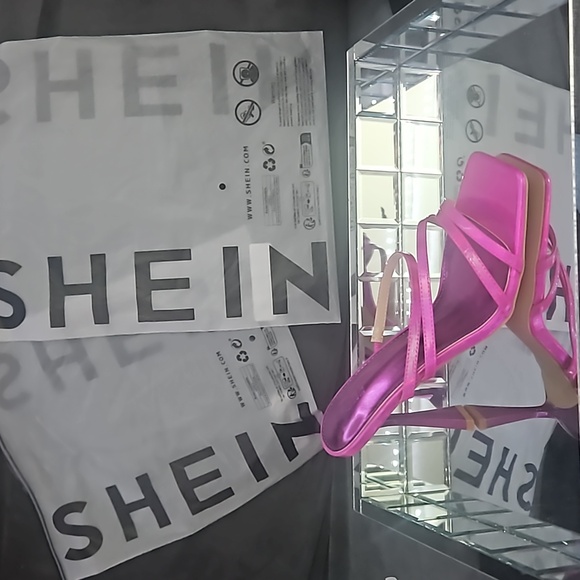 New heels - Picture 3 of 4